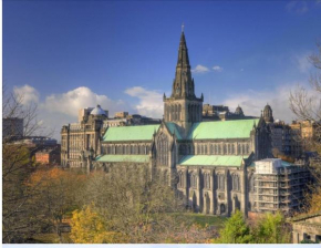 Fantastic Victorian apartment next to Glasgow Green Park